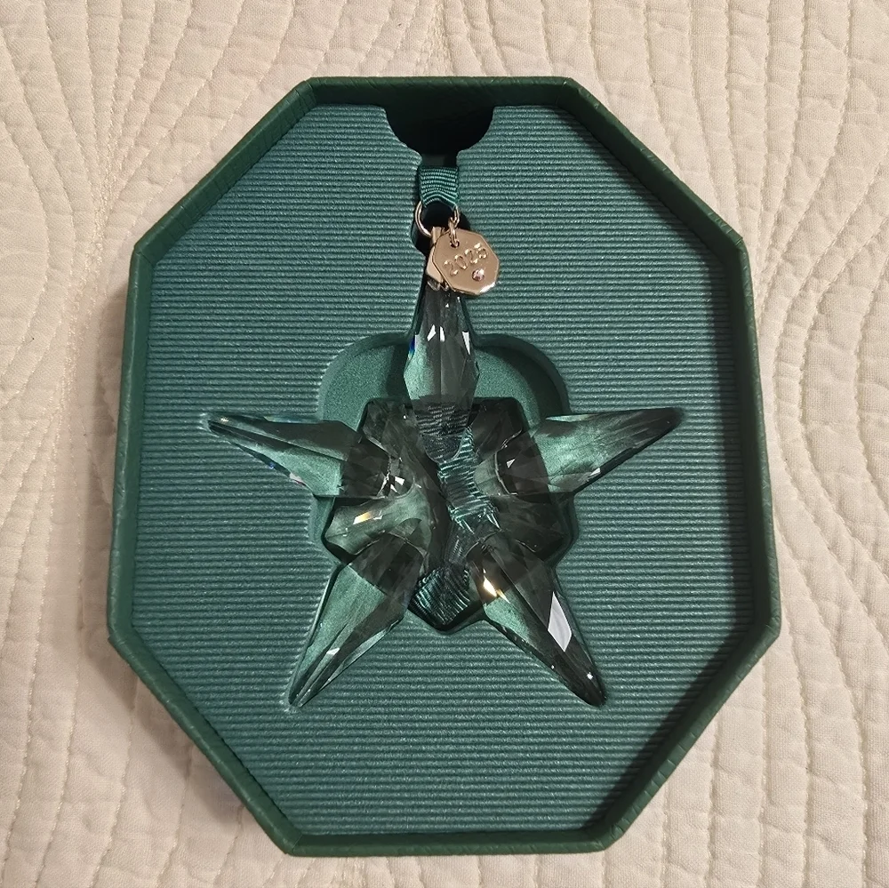 NIB Swarovski 2025 Annual Holiday Star Shaped Ornament